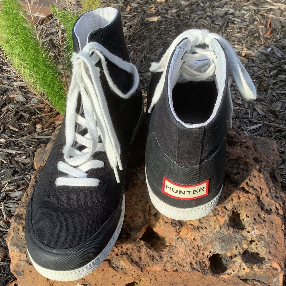 Hunter black canvas high top sneakers UK6 Unisex